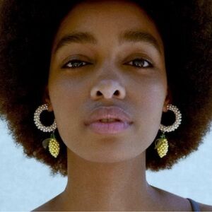 Elegant Pearl and Gold Hoop Earrings
